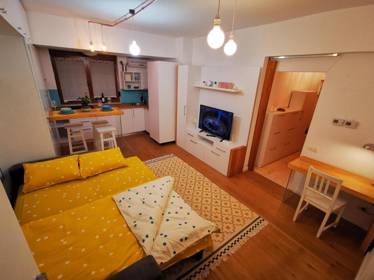 Diana'S Place Downtown Hotel Bukares Bagian luar foto