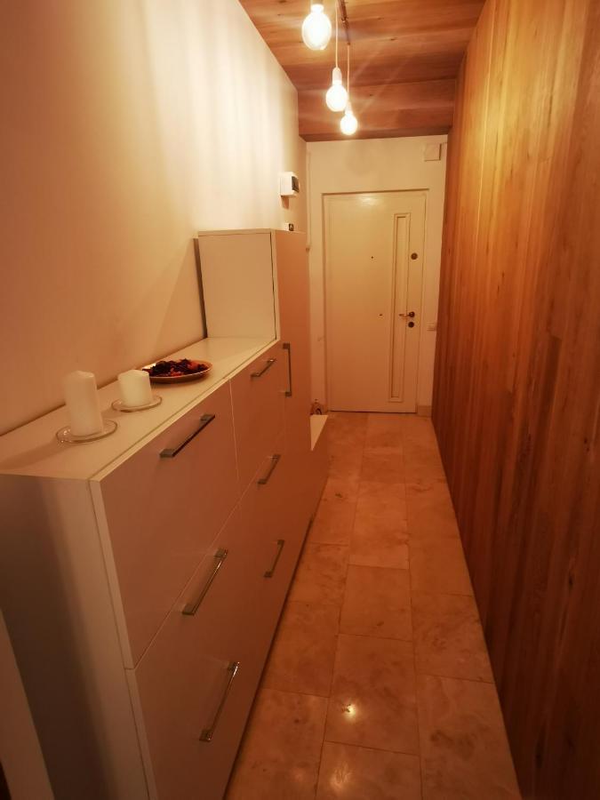 Diana'S Place Downtown Hotel Bukares Bagian luar foto
