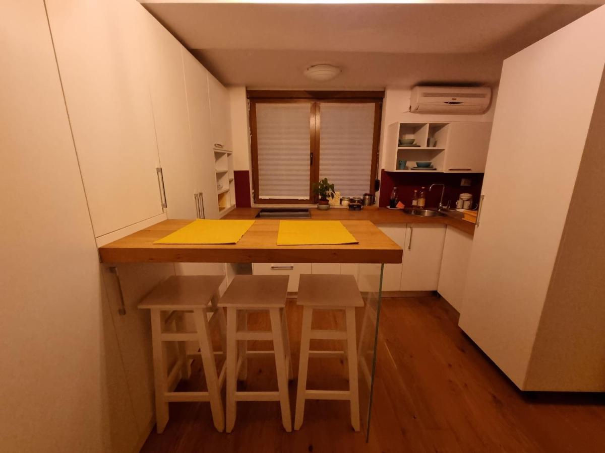 Diana'S Place Downtown Hotel Bukares Bagian luar foto